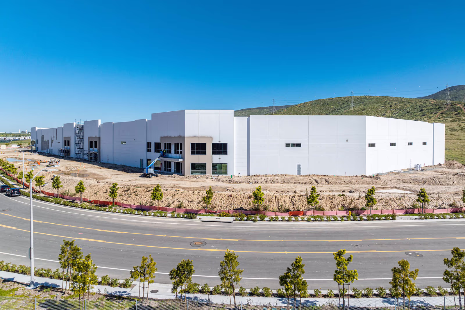 De La Fuente Business Park - Image 2